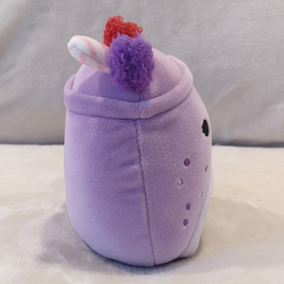 Squishmallow 5 inches Vie, purple berry smoothie cup - Picture 4 of 6